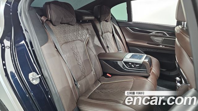 BMW 7 Series (G11) 730d xDrive M Sport 2018 — фото 11