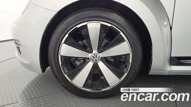Volkswagen Beetle 2.0 TDI Premium 3rd 2016 — фото 5