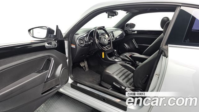 Volkswagen Beetle 2.0 TDI Premium 3rd 2016 — фото 10