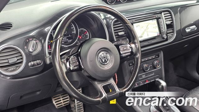 Volkswagen Beetle 2.0 TDI Premium 3rd 2016 — фото 14