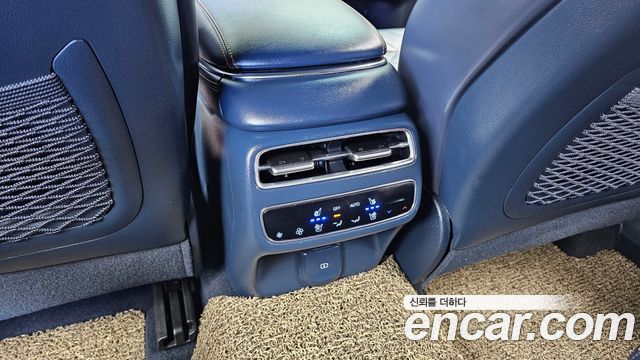 Genesis GV70 2.5T Gasoline 2WD 2025 — фото 31
