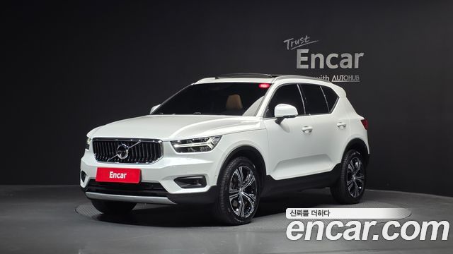 Volvo XC40 B4 Inscription 2021 — фото 1
