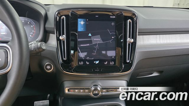 Volvo XC40 B4 Inscription 2021 — фото 15