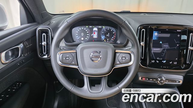 Volvo XC40 B4 Inscription 2021 — фото 16