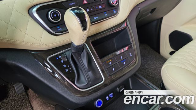 Hyundai Grand Starex 4WD Limousine 2019 — фото 9