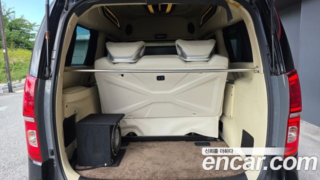 Hyundai Grand Starex 4WD Limousine 2019 — фото 15