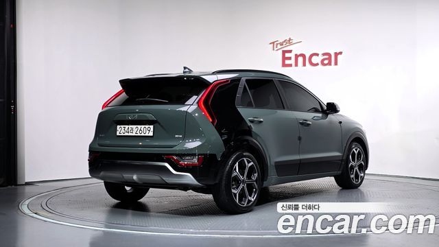 Kia Niro Signature 2022 — фото 2