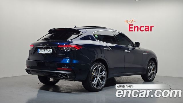 Maserati Levante 3.0 S AWD Modena 2023 — фото 2