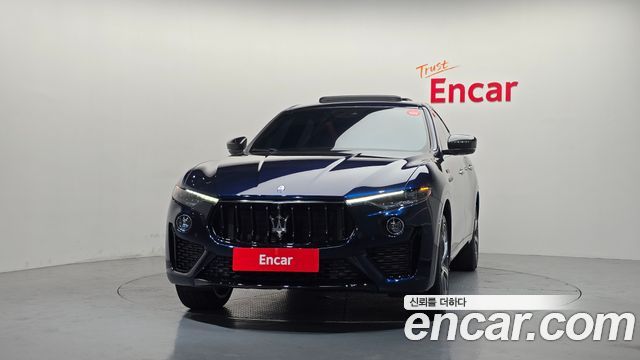 Maserati Levante 3.0 S AWD Modena 2023 — фото 3