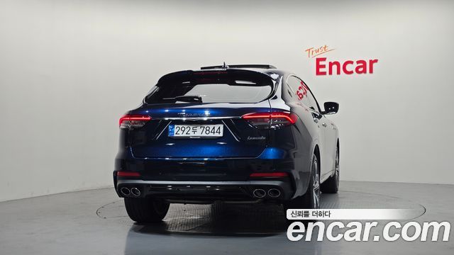 Maserati Levante 3.0 S AWD Modena 2023 — фото 4
