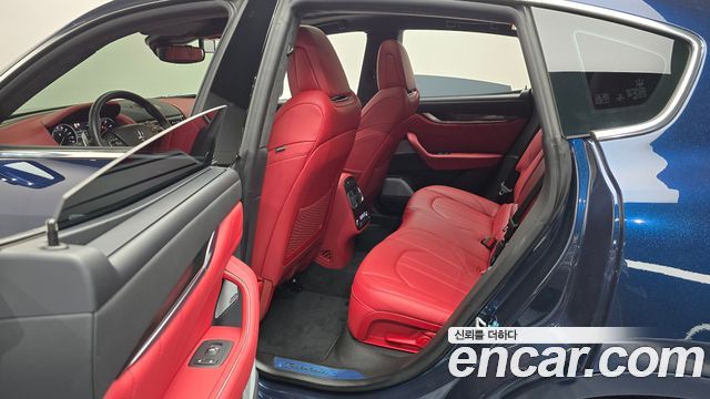 Maserati Levante 3.0 S AWD Modena 2023 — фото 15