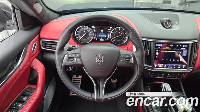 Maserati Levante 3.0 S AWD Modena 2023 — фото 17