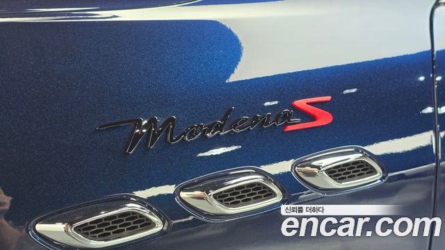 Maserati Levante 3.0 S AWD Modena 2023 — фото 23