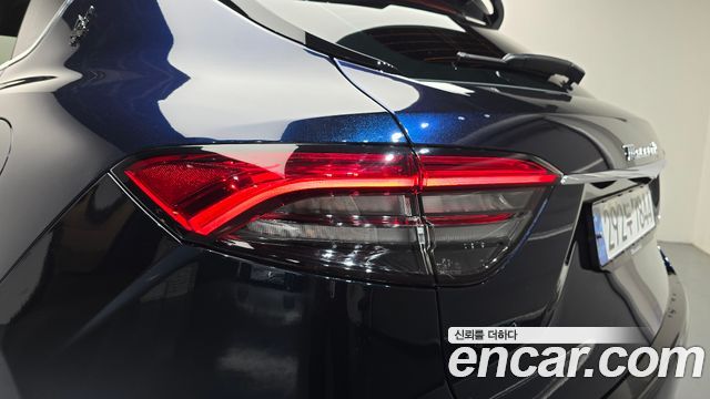 Maserati Levante 3.0 S AWD Modena 2023 — фото 29