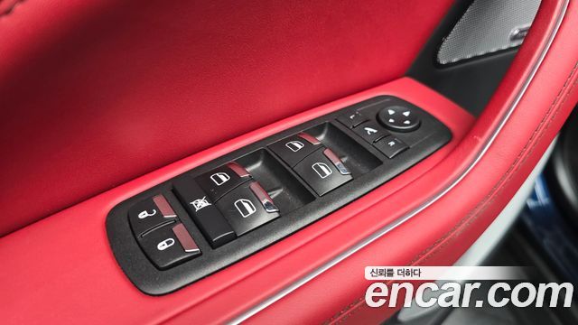 Maserati Levante 3.0 S AWD Modena 2023 — фото 36