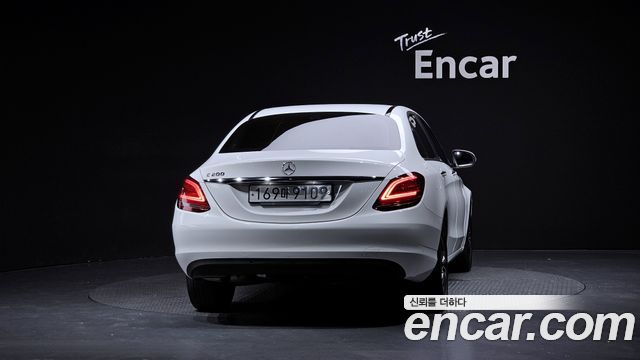 Mercedes-Benz C-Class (W205) C200 2019 — фото 4