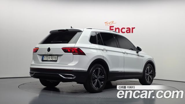 Volkswagen Tiguan (II) 2.0 TDI Premium 2021 — фото 2