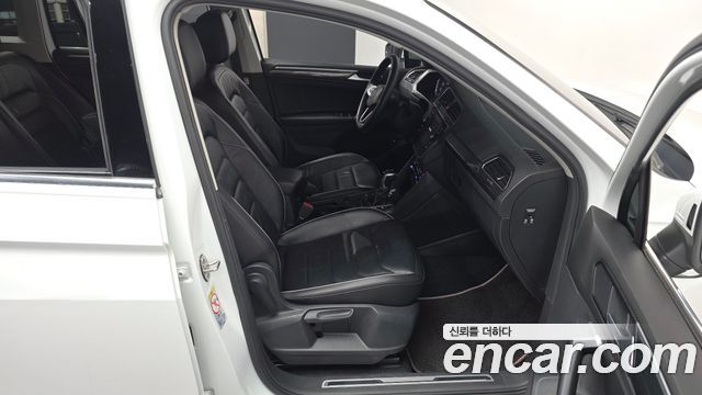 Volkswagen Tiguan (II) 2.0 TDI Premium 2021 — фото 11