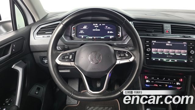 Volkswagen Tiguan (II) 2.0 TDI Premium 2021 — фото 13