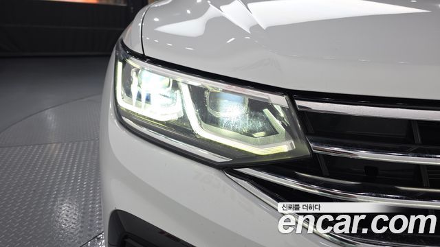 Volkswagen Tiguan (II) 2.0 TDI Premium 2021 — фото 22