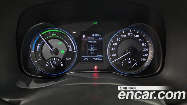 Hyundai Kona Hybrid Premium Special 2020 — фото 8