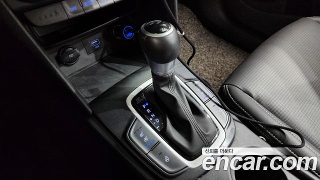 Hyundai Kona Hybrid Premium Special 2020 — фото 9