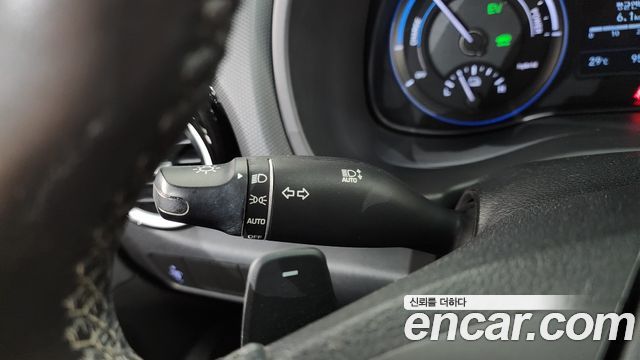 Hyundai Kona Hybrid Premium Special 2020 — фото 17