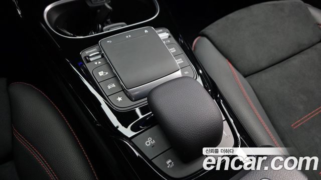 Mercedes-Benz A-Class (W177) AMG A45 4MAITC+ Hatchback 2023 — фото 29