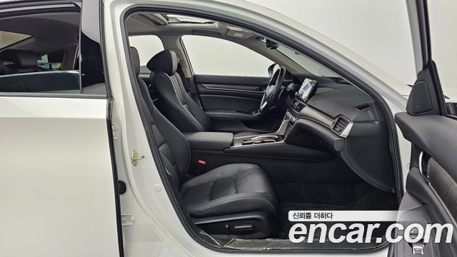 Honda Accord (X) 2.0 Hybrid Touring 2020 — фото 11