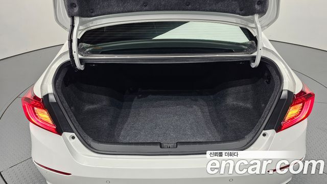 Honda Accord (X) 2.0 Hybrid Touring 2020 — фото 20