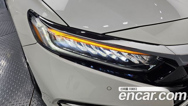 Honda Accord (X) 2.0 Hybrid Touring 2020 — фото 22