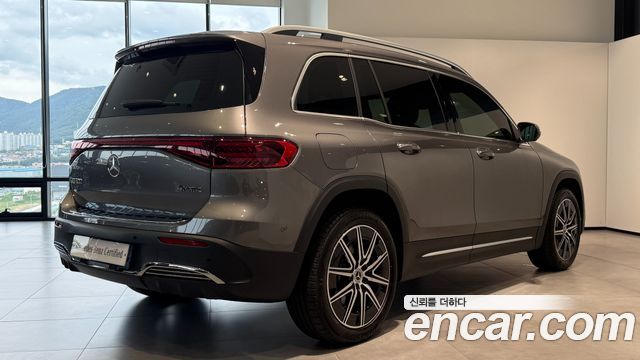 Mercedes-Benz EQB (X243) EQB300 4MATIC AMG Line 2026 — фото 4