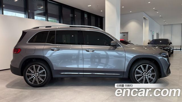 Mercedes-Benz EQB (X243) EQB300 4MATIC AMG Line 2026 — фото 9
