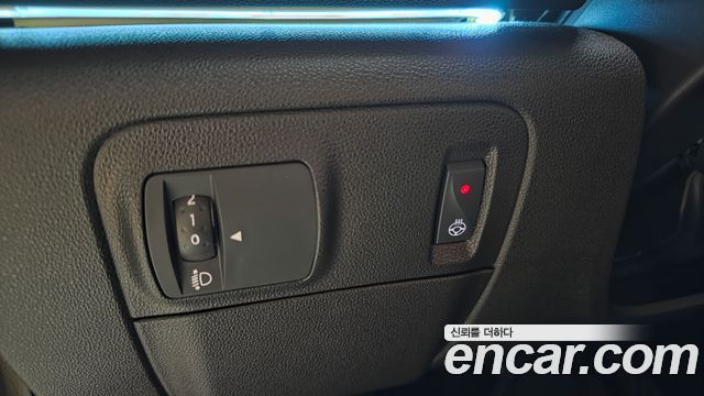 Renault Korea SM6 2.0 LPe LE 2023 — фото 18