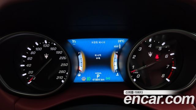 Maserati Levante 3.0 AWD GranSport 2019 — фото 8