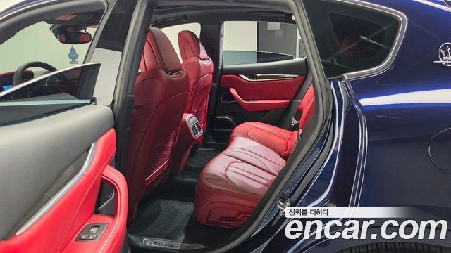 Maserati Levante 3.0 AWD GranSport 2019 — фото 11