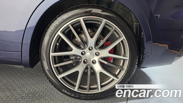 Maserati Levante 3.0 AWD GranSport 2019 — фото 21