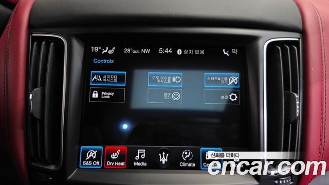 Maserati Levante 3.0 AWD GranSport 2019 — фото 34