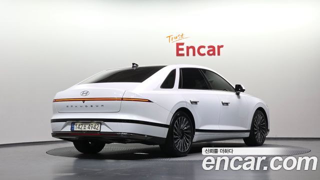 Hyundai Grandeur Hybrid (GN7) Calligraphy 2024 — фото 2