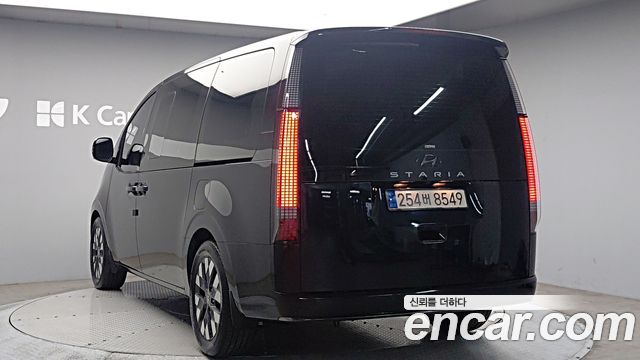 Hyundai Staria Lounge 9-Seater Prestige 2023 — фото 2