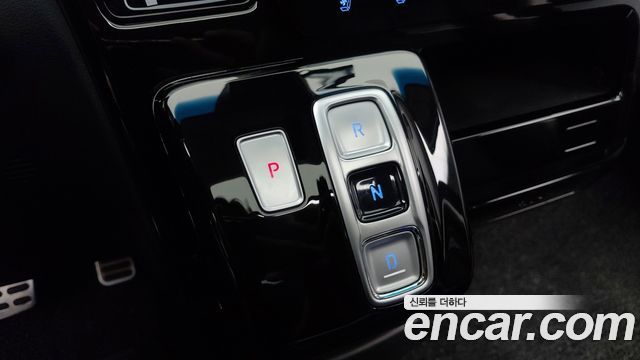 Hyundai Staria Lounge 9-Seater Prestige 2023 — фото 19