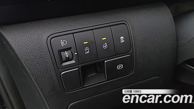 Hyundai Staria Lounge 9-Seater Prestige 2023 — фото 23