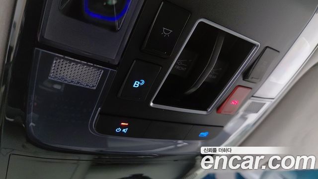 Hyundai Staria Lounge 9-Seater Prestige 2023 — фото 24