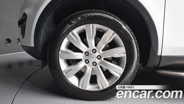 Land Rover Discovery Sport 2.0 TD4 HSE Luxury 2016 — фото 5