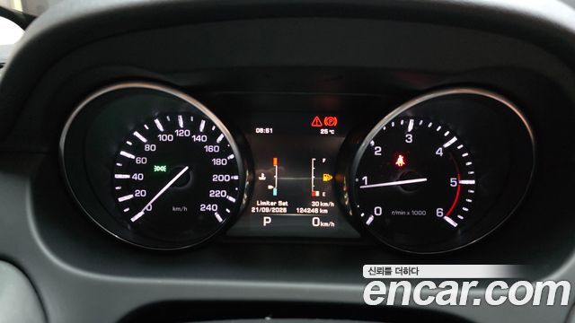 Land Rover Discovery Sport 2.0 TD4 HSE Luxury 2016 — фото 8