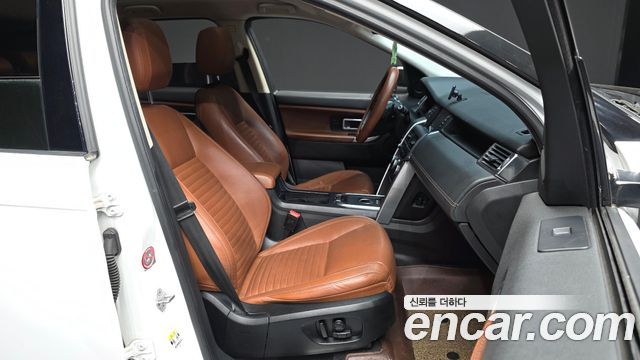 Land Rover Discovery Sport 2.0 TD4 HSE Luxury 2016 — фото 11