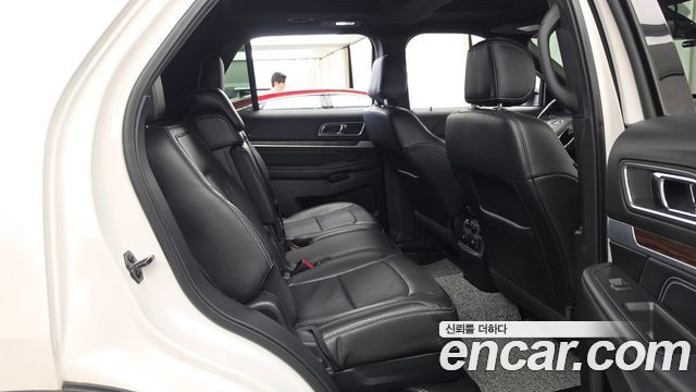 Ford Explorer 3.5 Limited 4WD 5th 2017 — фото 12