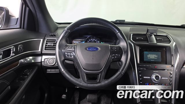Ford Explorer 3.5 Limited 4WD 5th 2017 — фото 13