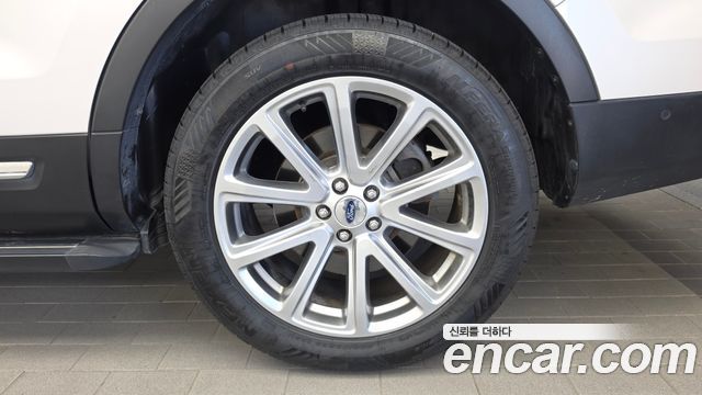 Ford Explorer 3.5 Limited 4WD 5th 2017 — фото 21