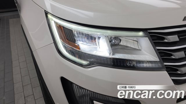 Ford Explorer 3.5 Limited 4WD 5th 2017 — фото 22